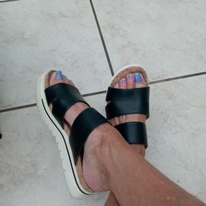 Adrienne Vittadini sport sandels.